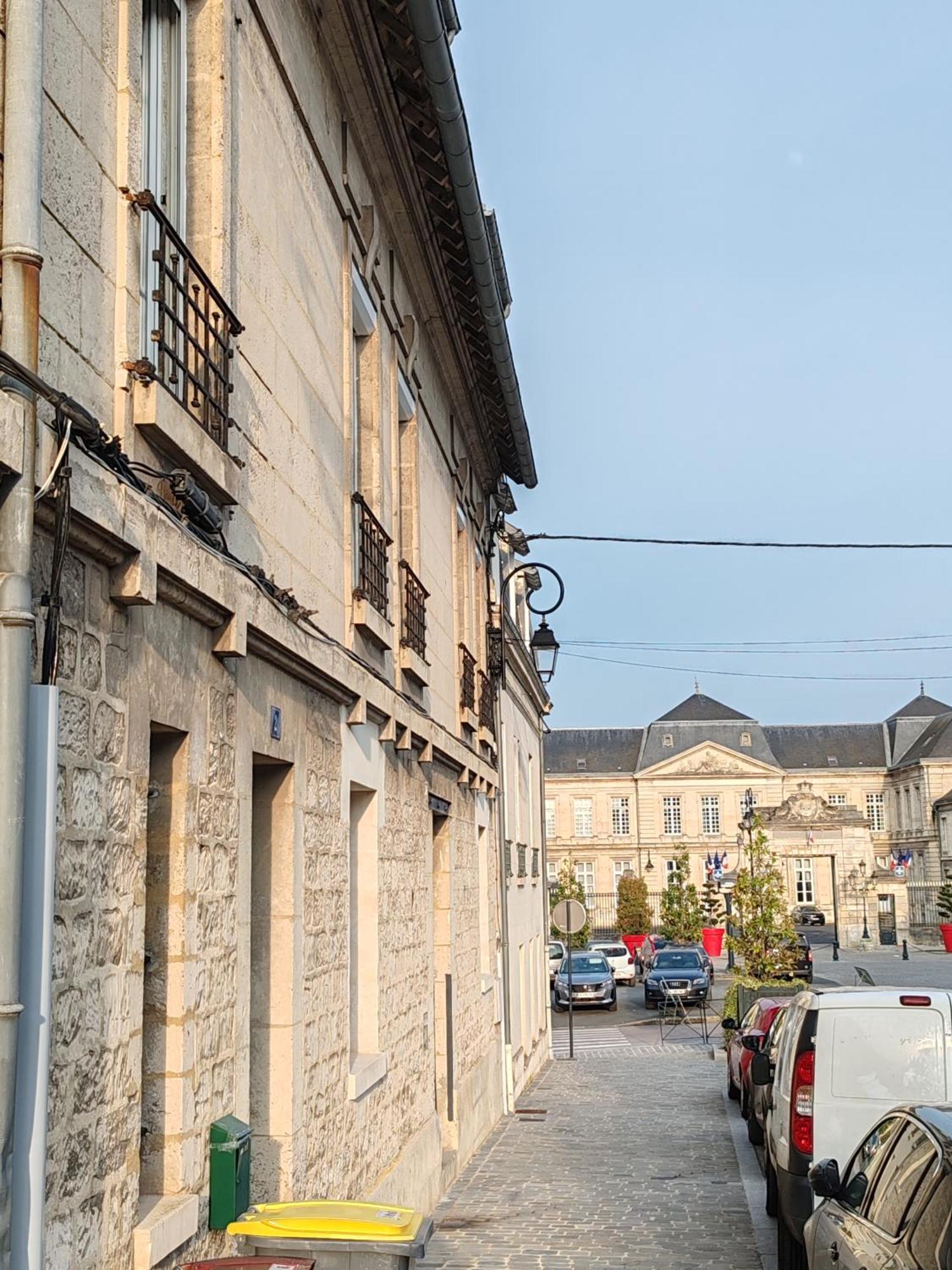 Appartement T3 En Plein Coeur Du Centre-Ville Soissons Kültér fotó